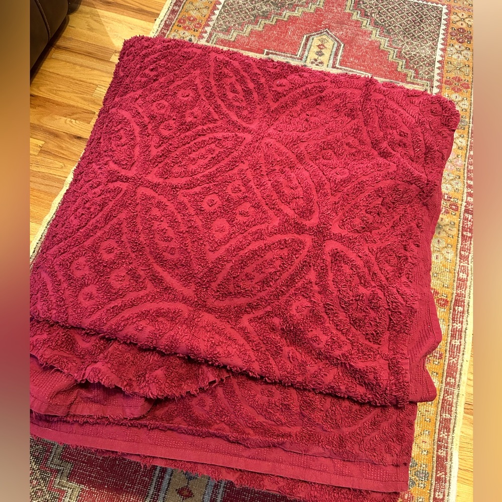 Burgundy Red Clipped Chenille Beadspread Quilt